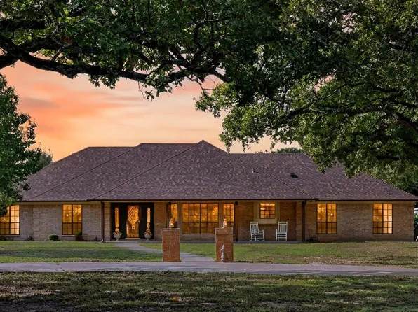 8009 Wood Ln, Terrell, TX 75160