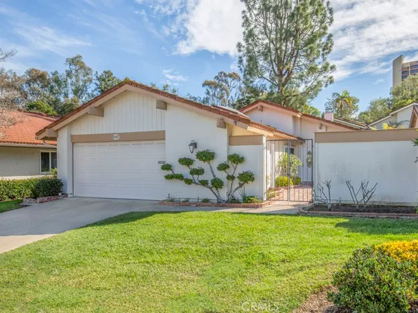 5157 Avenida Despacio, Laguna Woods, CA 92637