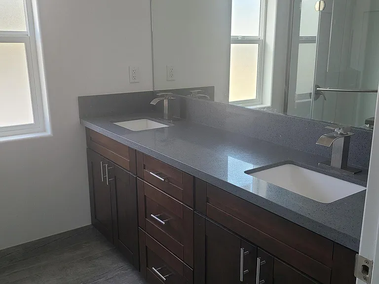 668 Del Mar Ave — Photo 7