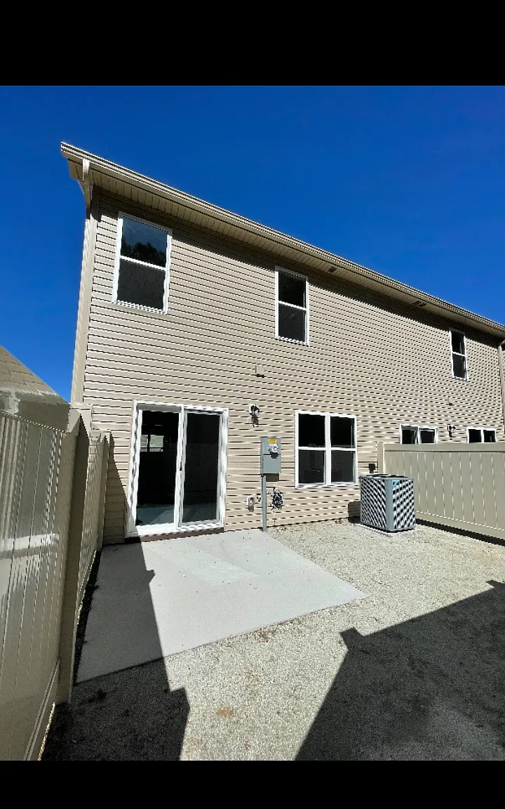 2 bed, 1401 sqft, $1,500 — Photo 4
