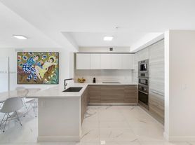 300 Sunny Isles Blvd