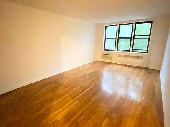 2nd image of 315 Ocean Pkwy #2NN
