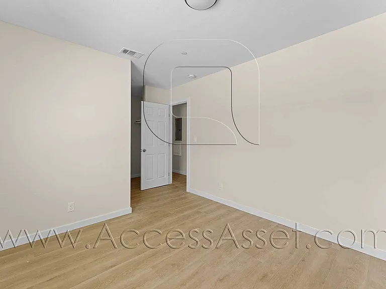 (*) S Lindsay 108 — Photo 13