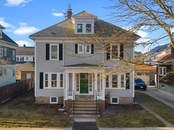 303 Maple St, New Bedford, MA 02740