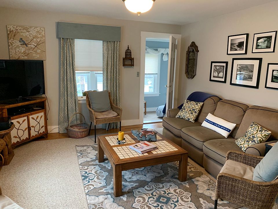 1st image of 196 Wolcott Ave #2
