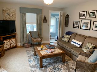 196 Wolcott Ave #2, Middletown, RI 02842