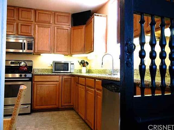 5th image of 6614 Farmdale Ave