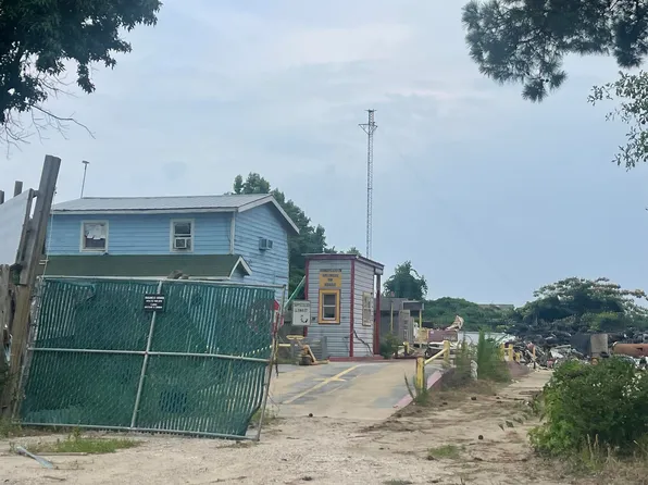 117 W Side Ln, Powells Point, NC 27966