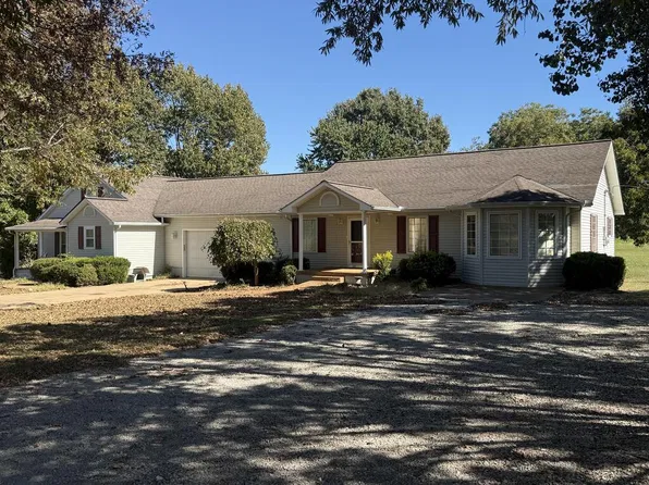 107 Page Ln, Gleason, TN 38229