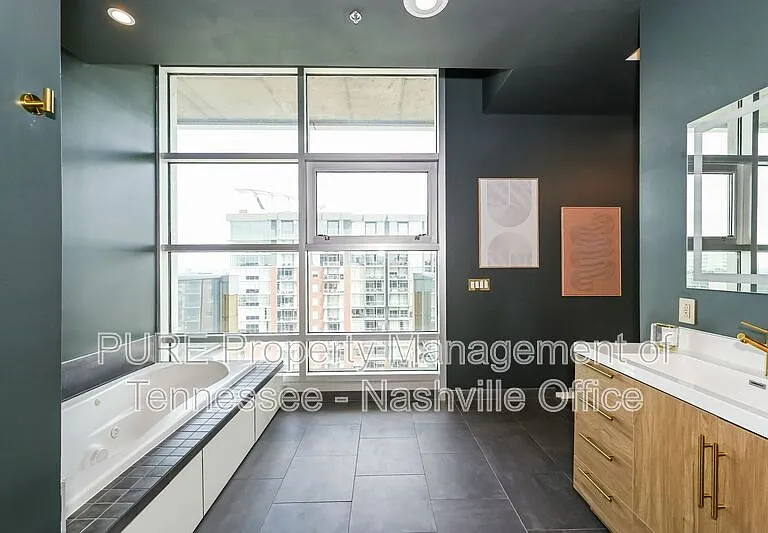 700 12th Ave S #1404 — Photo 24
