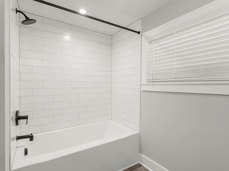 37386 Detroit Rd — Photo 20