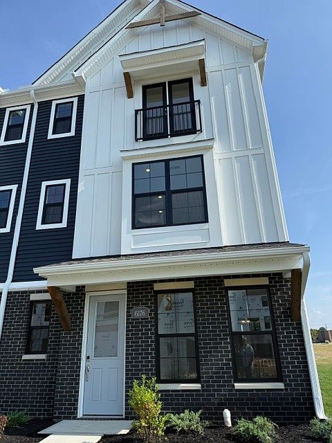 1st image of 6176 Nicholas Way