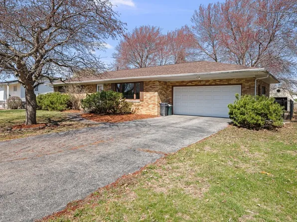 1003 14th Ave #B, Orion, IL 61273