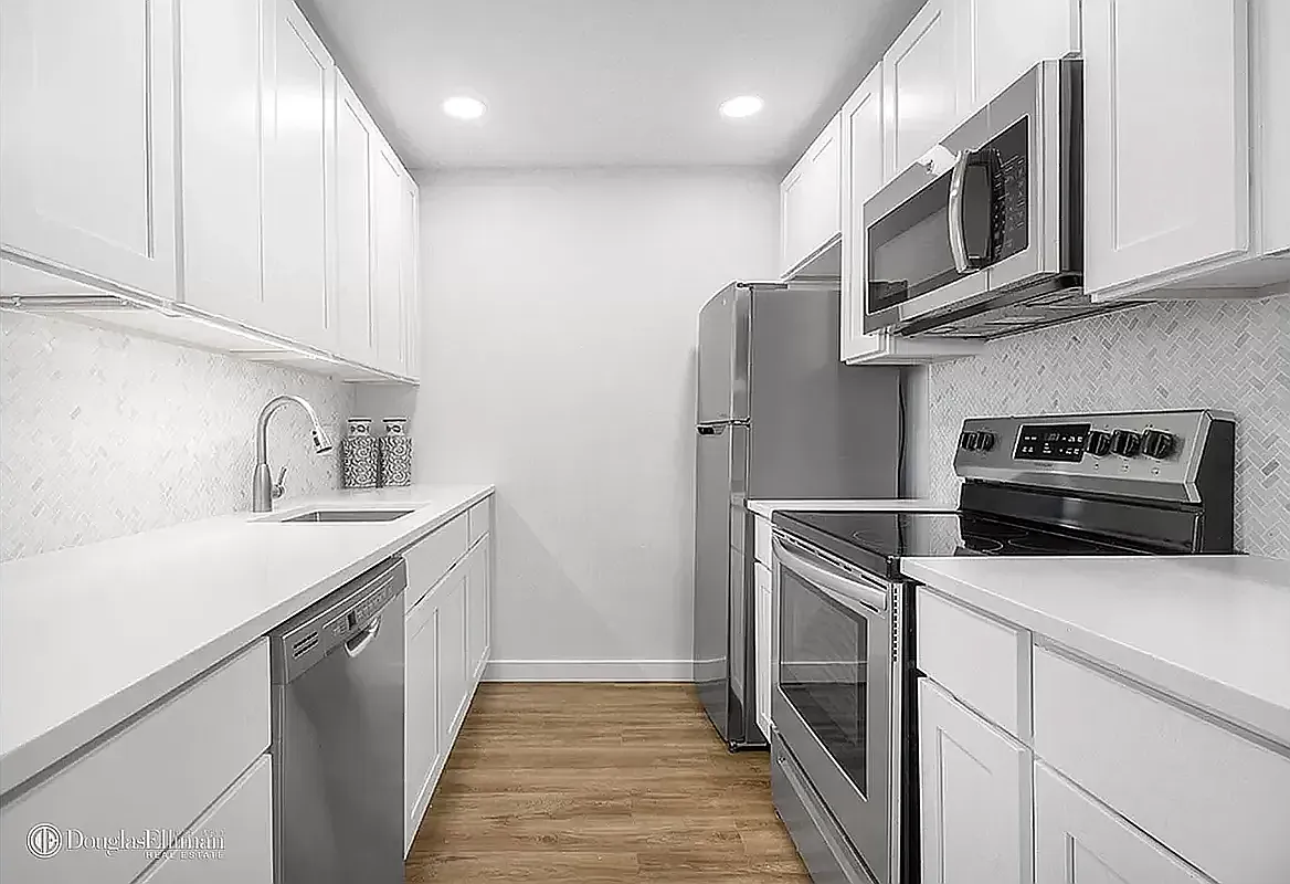 Building Photo - 36-27 31st St #5E