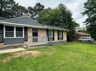 38 Royce Dr, Jonesboro, GA 30238