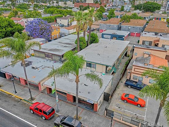 3rd image of 1856 Pacific Ave