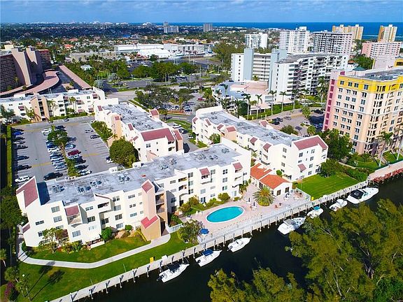 2nd image of 2870 NE 14th Street Causeway #406C