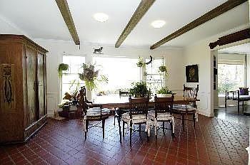 5th image of 72 Crest Dr