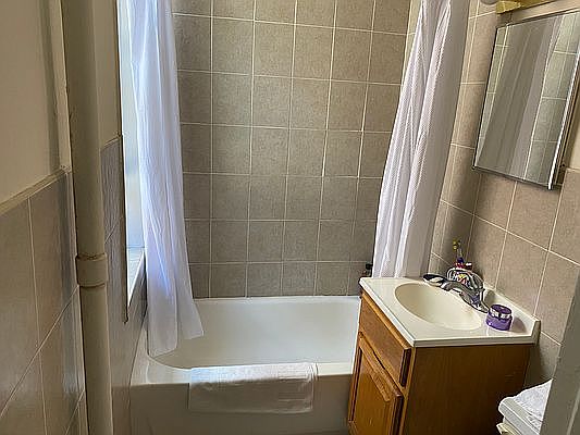 3rd image of 300 E 92nd St APT 5C