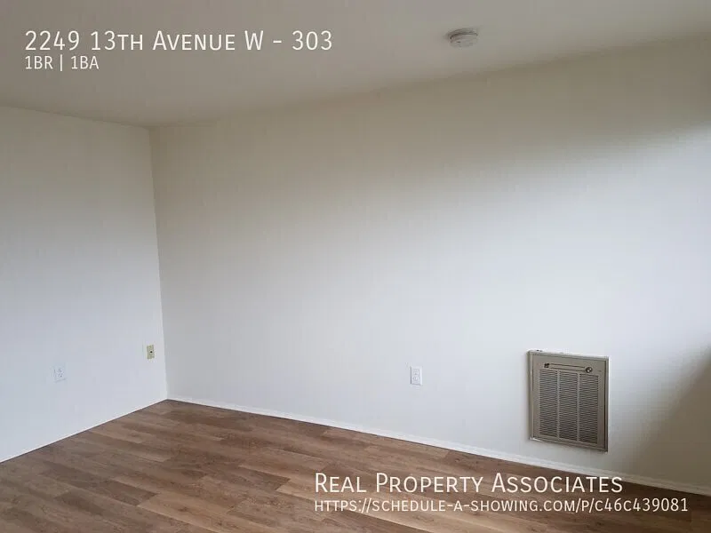 1 Bedroom open concept Apartment in West Queen Anne/Interbay — Photo 4