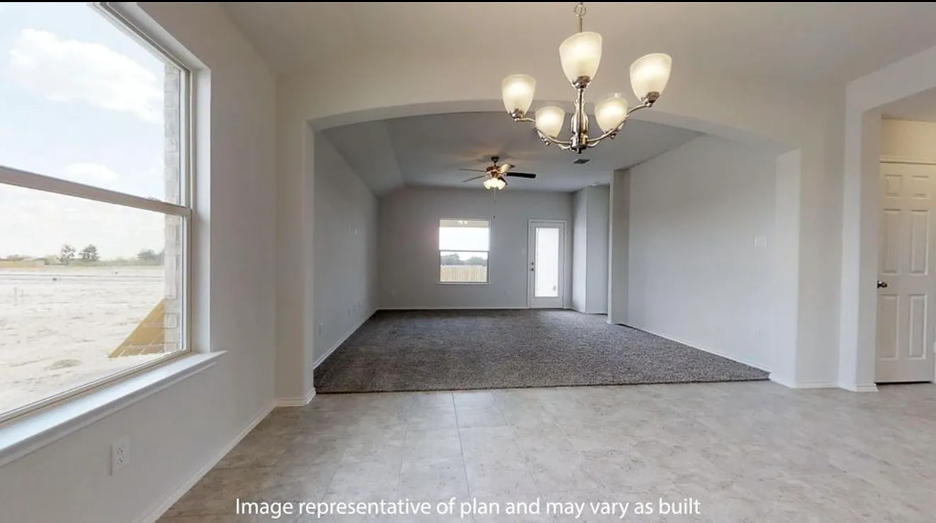 3 bed, 1719 sqft, $2,100 — Photo 4