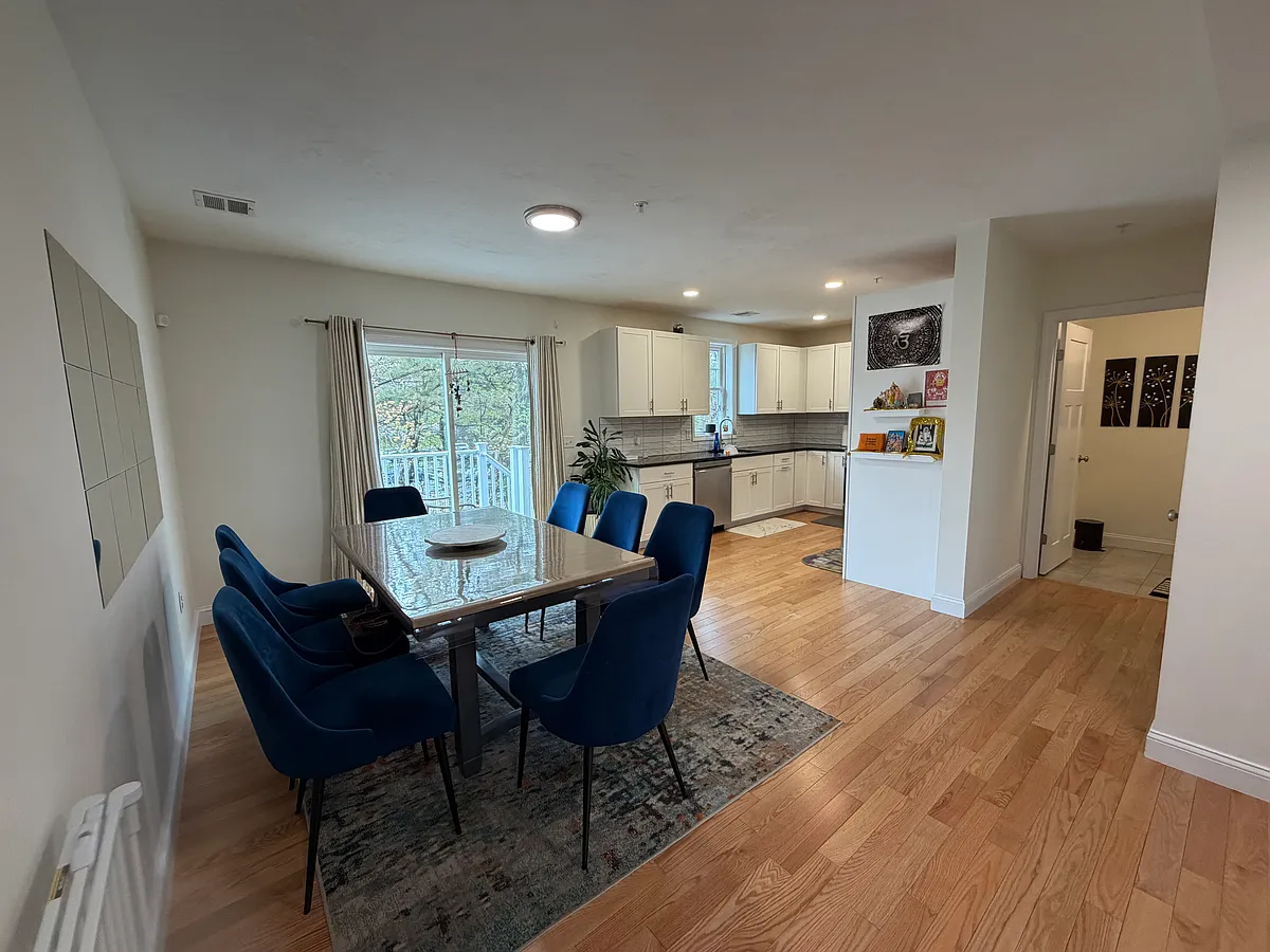 Building Photo - 7 Gorham St #42