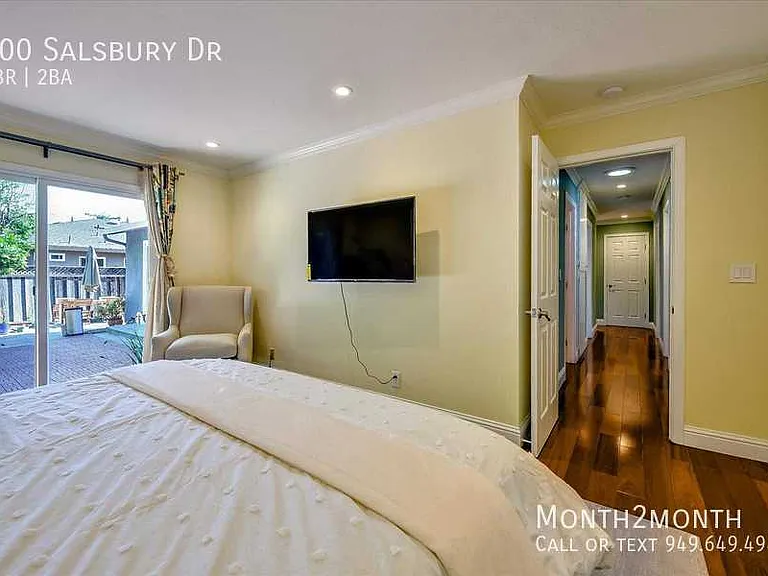 300 Salsbury Dr — Photo 16