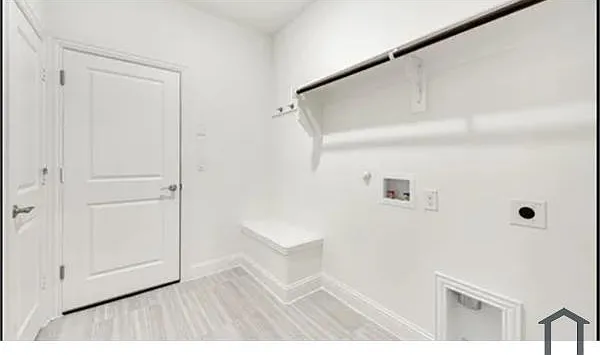 1358 Skylar Dr — Photo 17