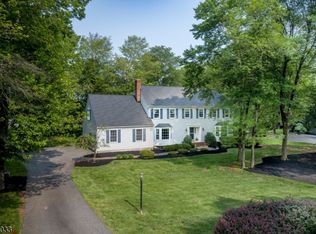 28 Willow Brook Ln, Annandale, NJ 08801