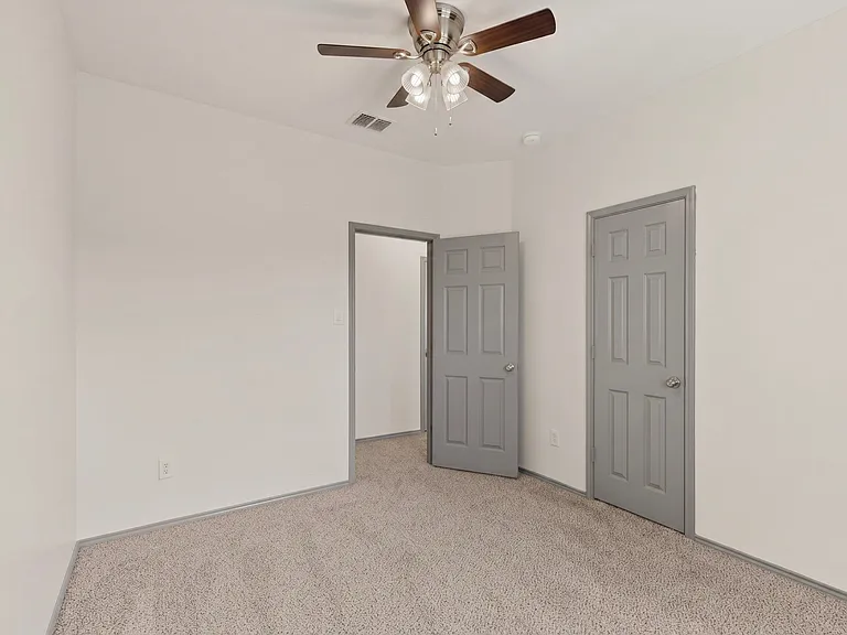 1409 Clear Creek Dr — Photo 32