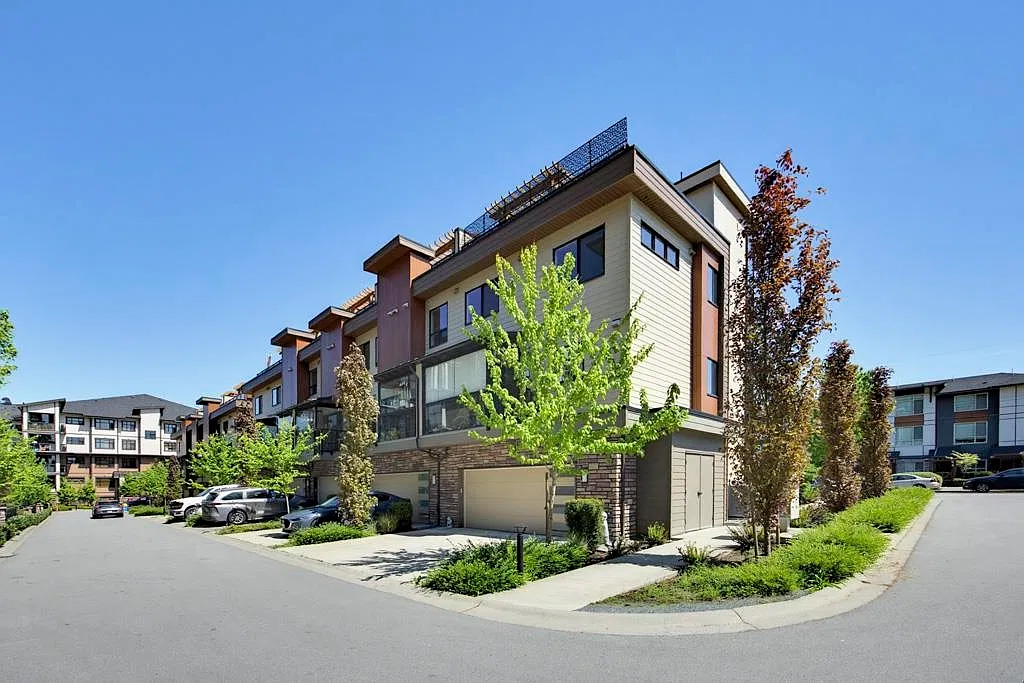 4 bed, 3252 sqft, $4,200 — Photo 4