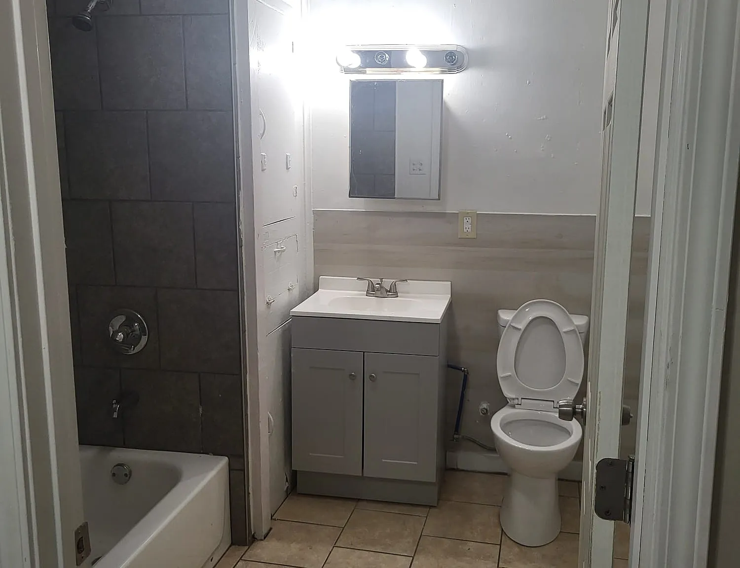 1 bed, 1000 sqft, $1,200 — Photo 3