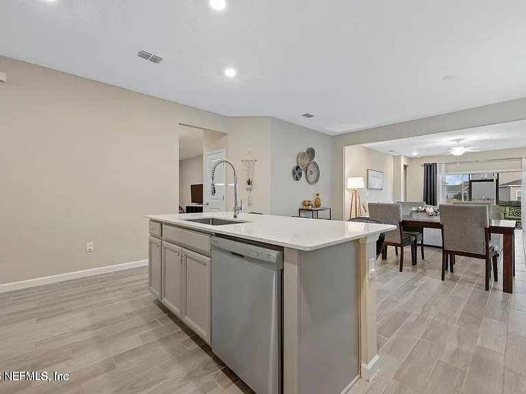 1780 Amberly Dr — Photo 15