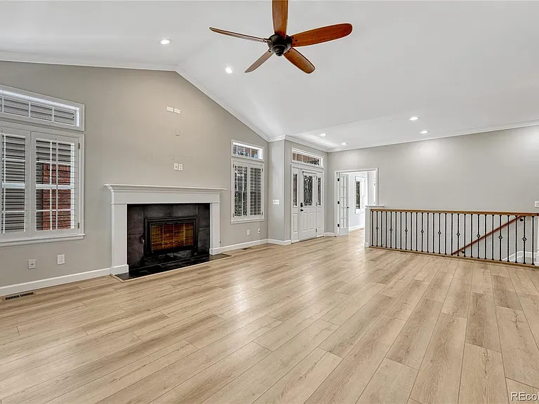 9885 Greensview Cir — Photo 8