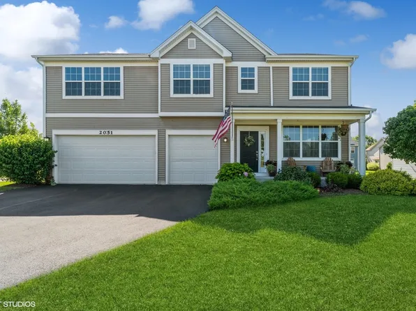 2051 Mayfair Dr, Island Lake, IL 60042