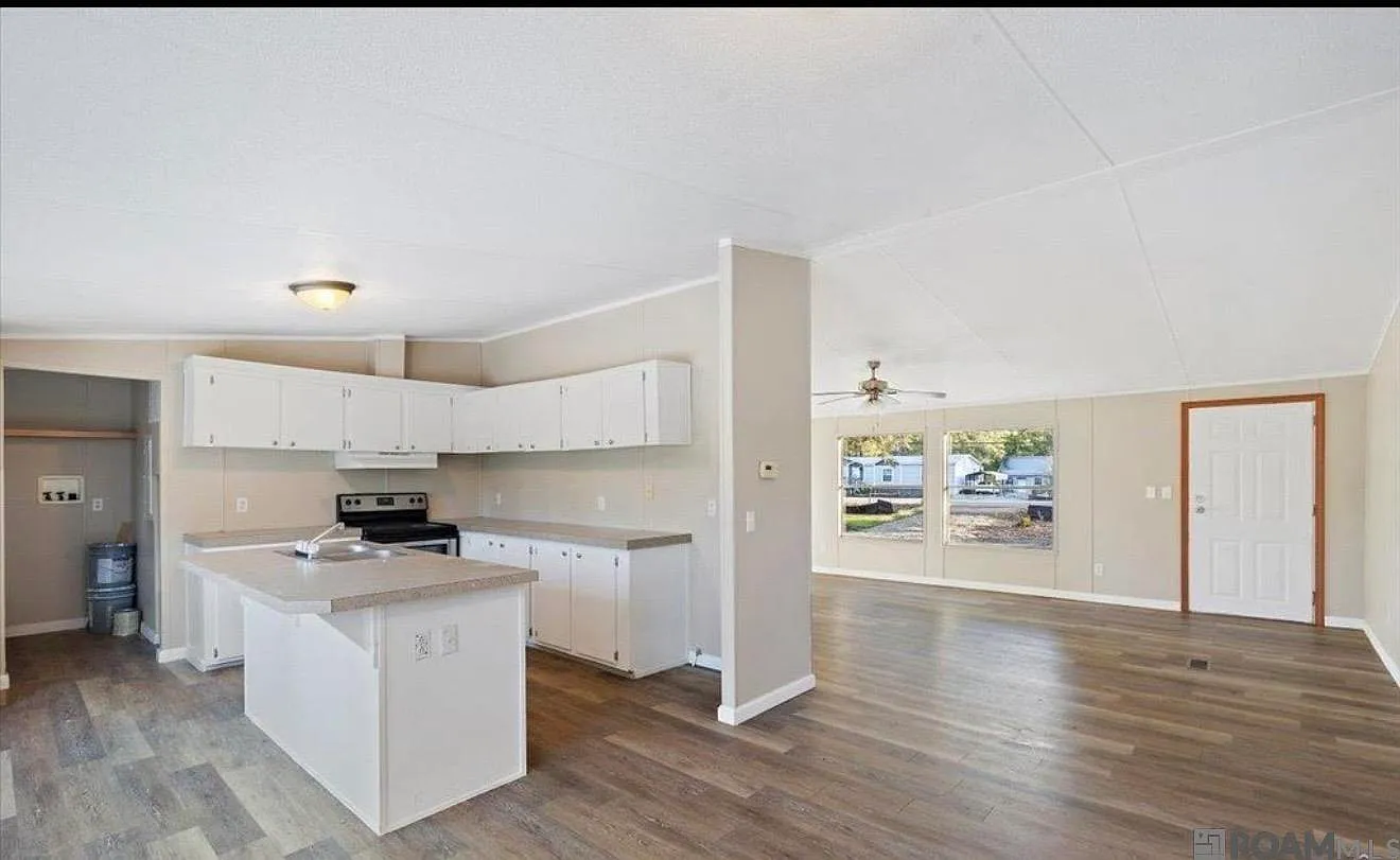 3 bed, 1311 sqft, $1,650 — Photo 3