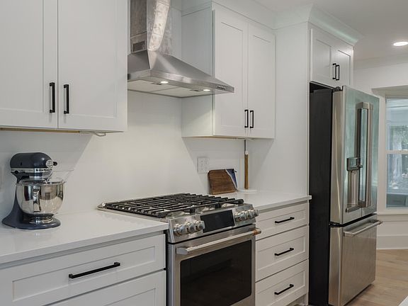 5th image of 106 Spring Creek Ln