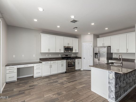 3rd image of 3835 E DOGWOOD Place