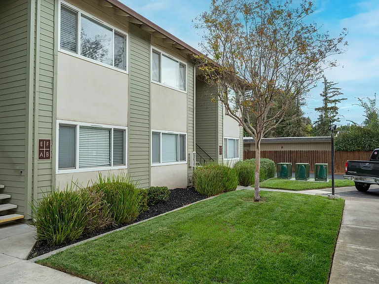 The Villas at Fair Oaks — Photo 25