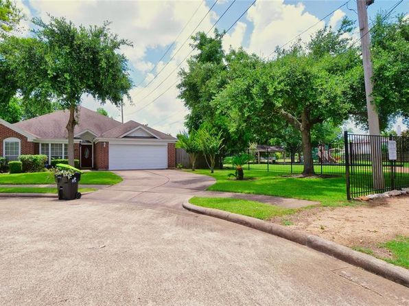 1443 Grand Falls Dr