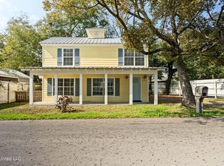 1633 Nichols Ct, Gulfport, MS 39501