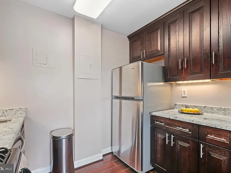1121 Arlington Blvd #942 — Photo 8