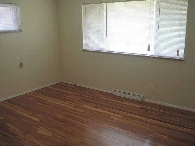 9527 Laguna Dr