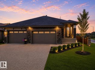 220 Hays Ridge Blvd SW, Edmonton, AB T6W4G6