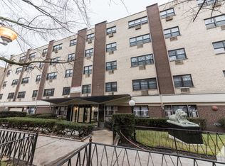 450 W Aldine Ave #212, Chicago, IL 60657