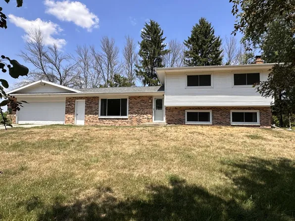 W10124 Hickory Bay ROAD, Fox Lake, WI 53933