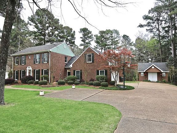 2nd image of 204 Devereaux Ct