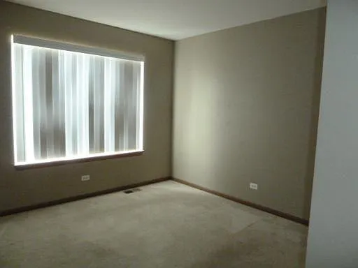 637 Lincoln Station Dr — Photo 5