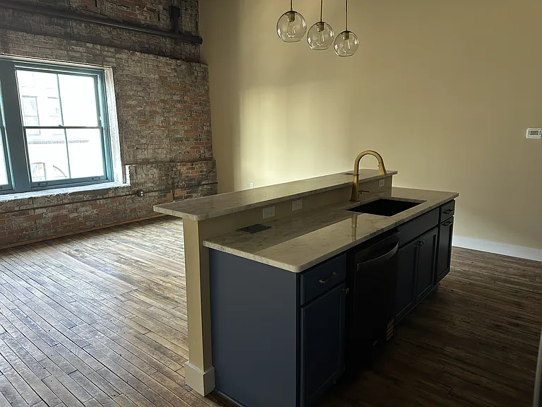 725 Jefferson Ave #403 — Photo 5