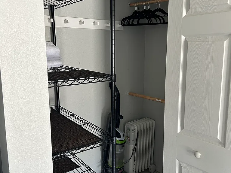 421 11th Ave NE #2 — Photo 5